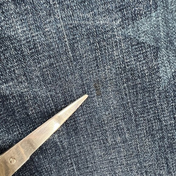 Cabi 3937 Slim Boyfriend Jean Star Print Raw Hem Denim Celebrity Wash Size 2 - Picture 3 of 11